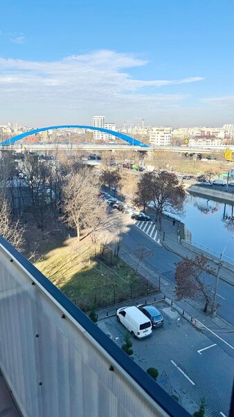 Splaiul Unirii, Mihai Bravu